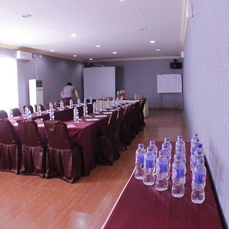 Grand Duta Hotel ปาลู ภายนอก รูปภาพ