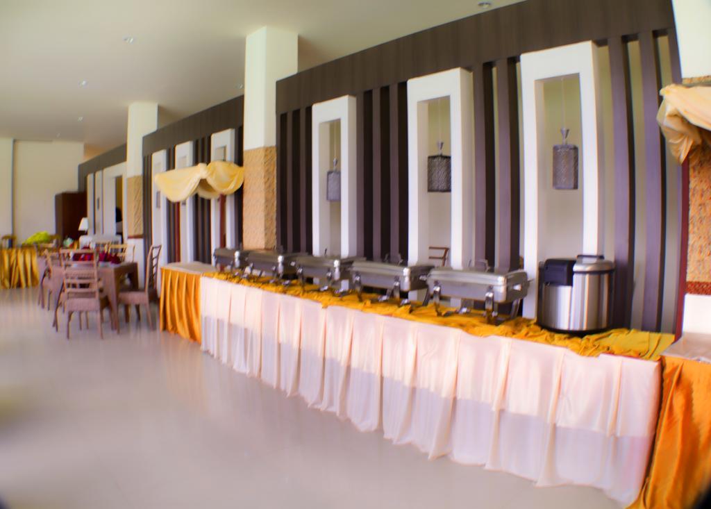 Grand Duta Hotel ปาลู ภายนอก รูปภาพ