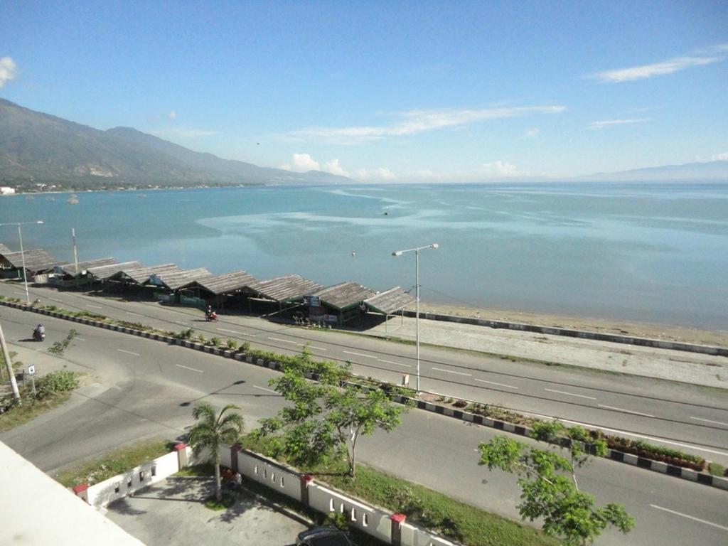 Grand Duta Hotel ปาลู ภายนอก รูปภาพ