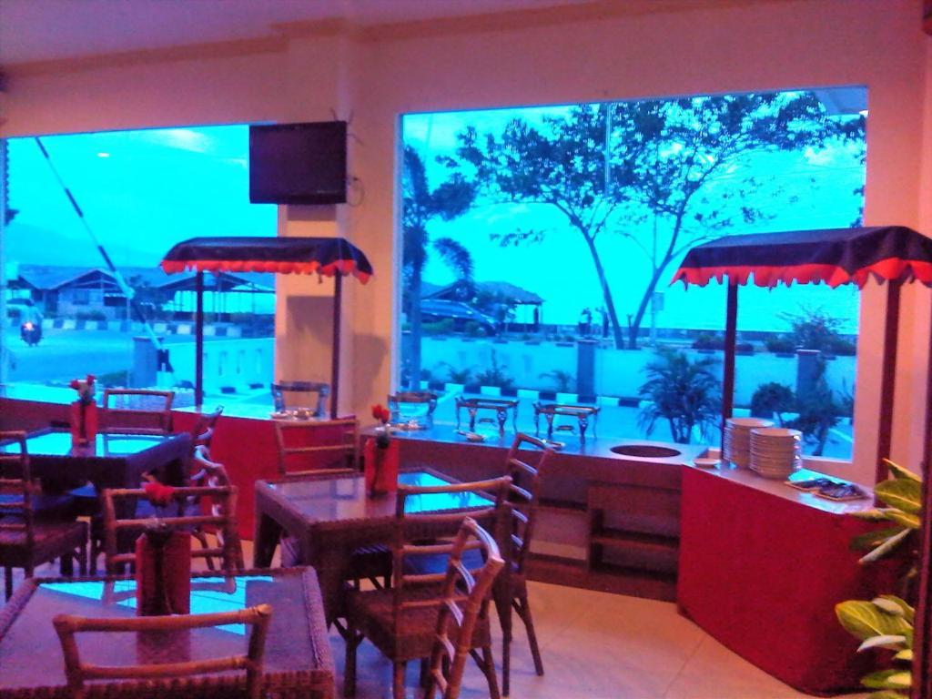 Grand Duta Hotel ปาลู ภายนอก รูปภาพ