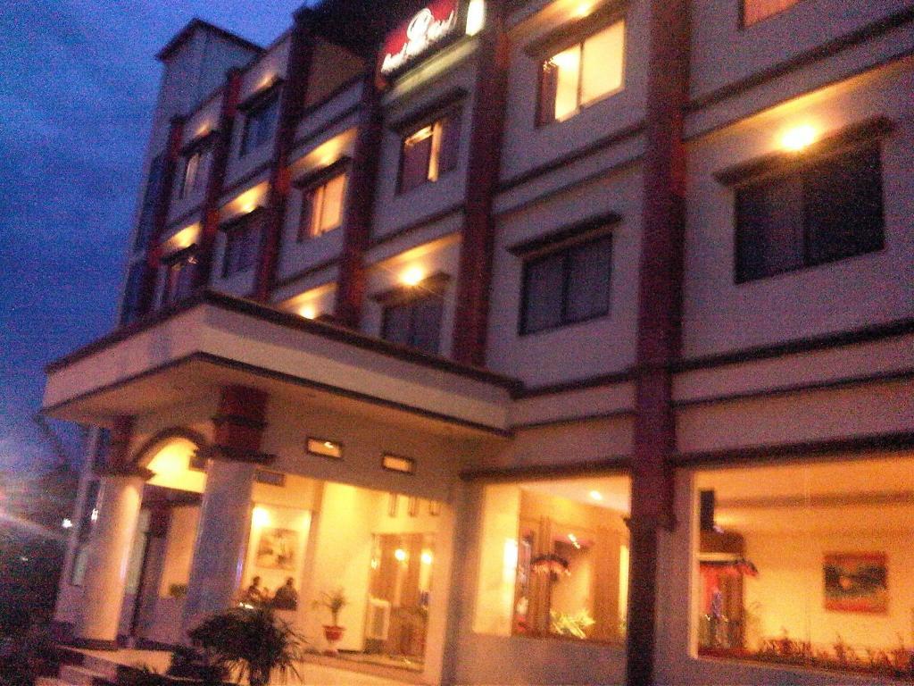 Grand Duta Hotel ปาลู ภายนอก รูปภาพ
